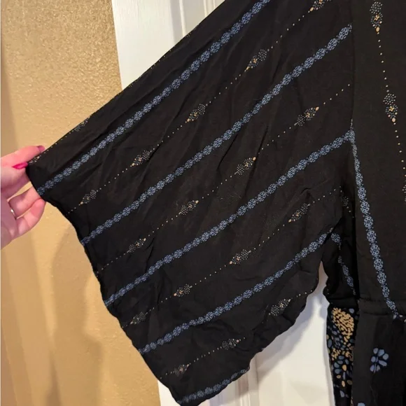 Torrid Flowy Blouse - Picture 3 of 7